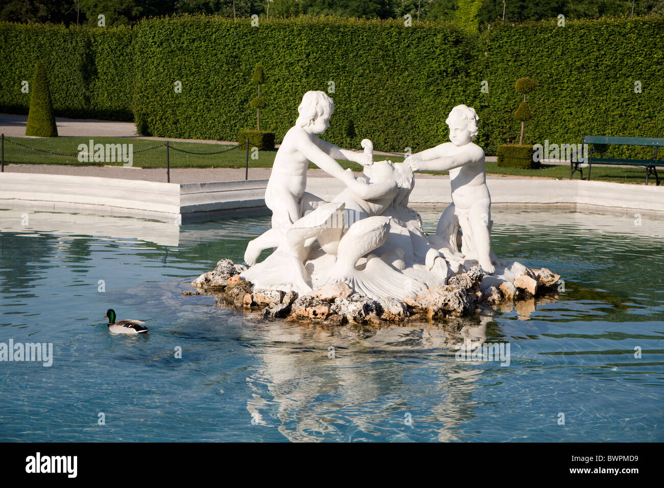 Vienne - fontaine dans le palais du Belvédère Banque D'Images