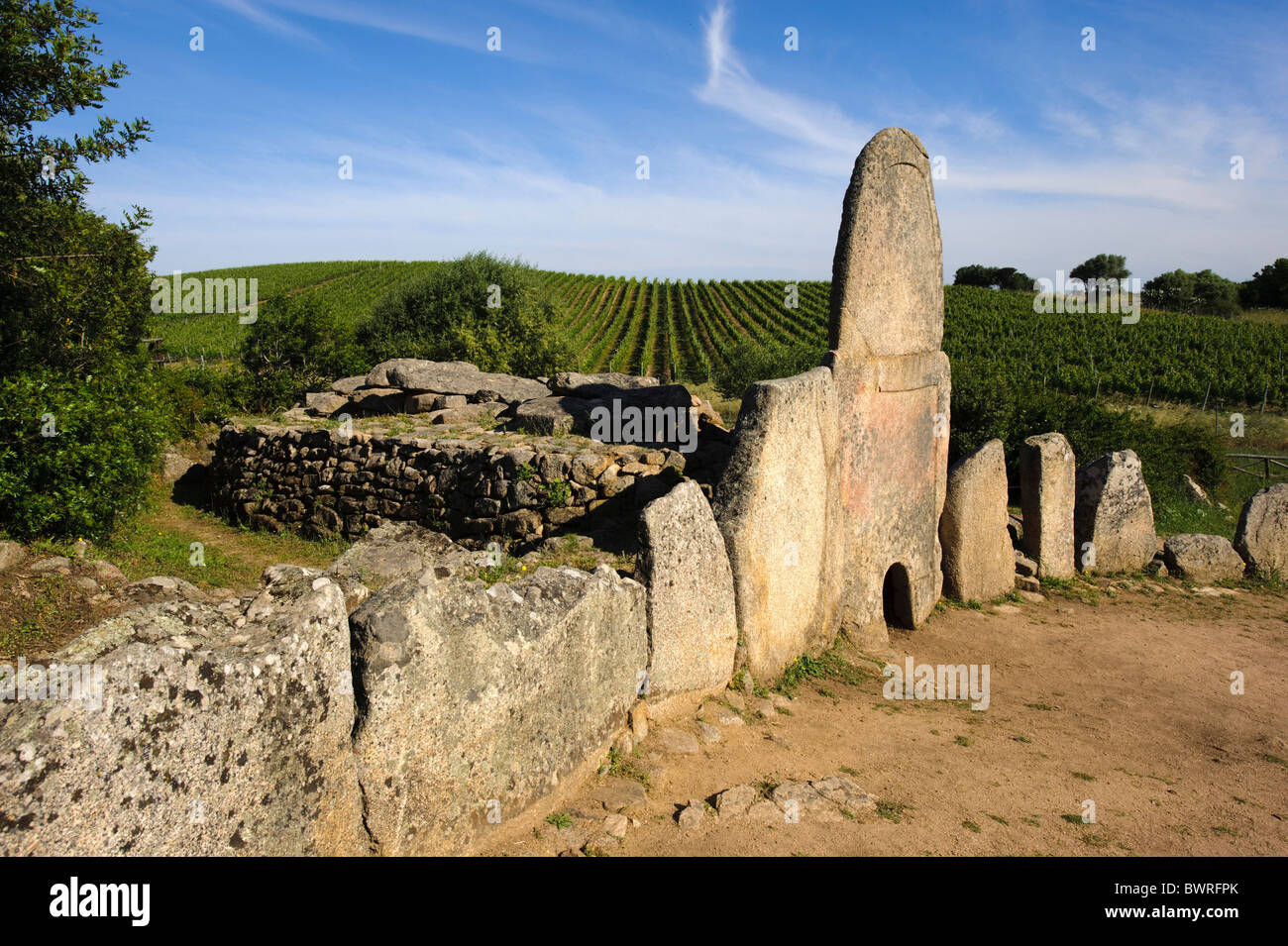 Sépulture néolithique Coddu Vecchio, Costa Smeralda en Sardaigne, Italie Banque D'Images