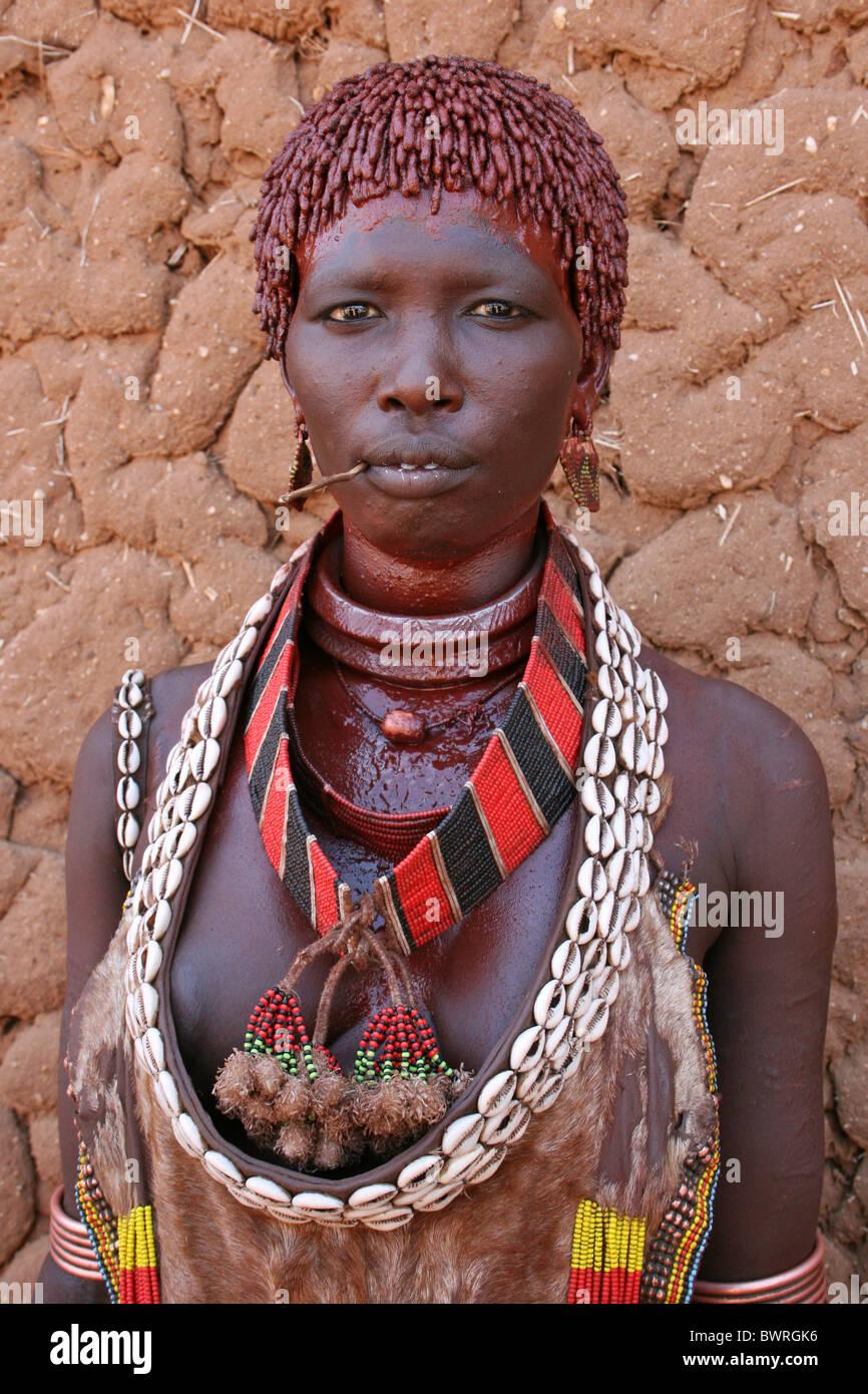 Tribu Hamer Woman perles traditionnelles, Turmi, vallée de l'Omo, Ethiopie Banque D'Images