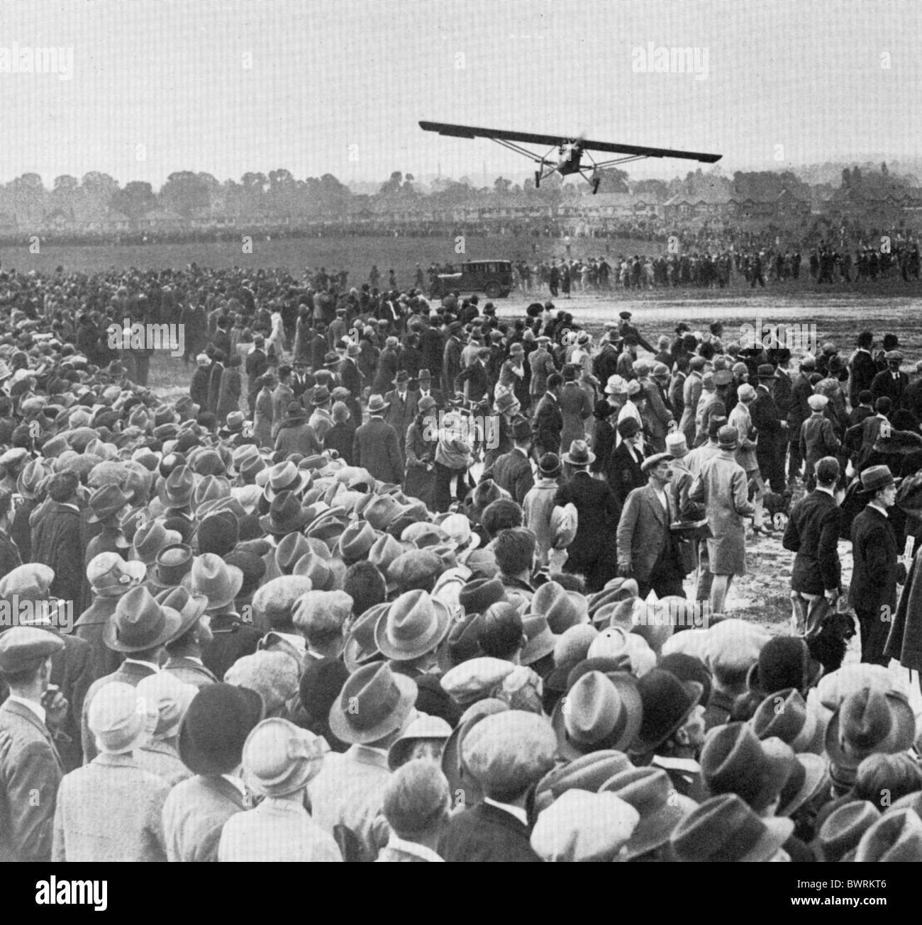 CHARLES LINDBERG arrive à l'aéroport de Croydon de Londres le 29 mai 1927 dans l'esprit de saint Louis - voir description ci-dessous Banque D'Images