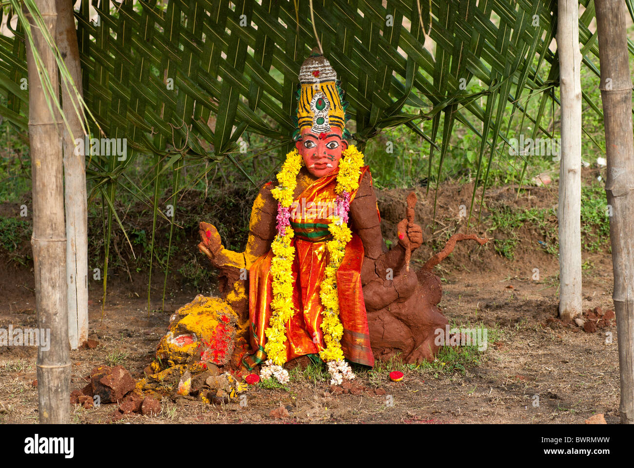 Kali sculptés de boue pour Mahabharatha kuthu Patukalam Sevelimedu ; festival à Kanchipuram, dans le Tamil Nadu, Inde du Sud, Inde. Banque D'Images