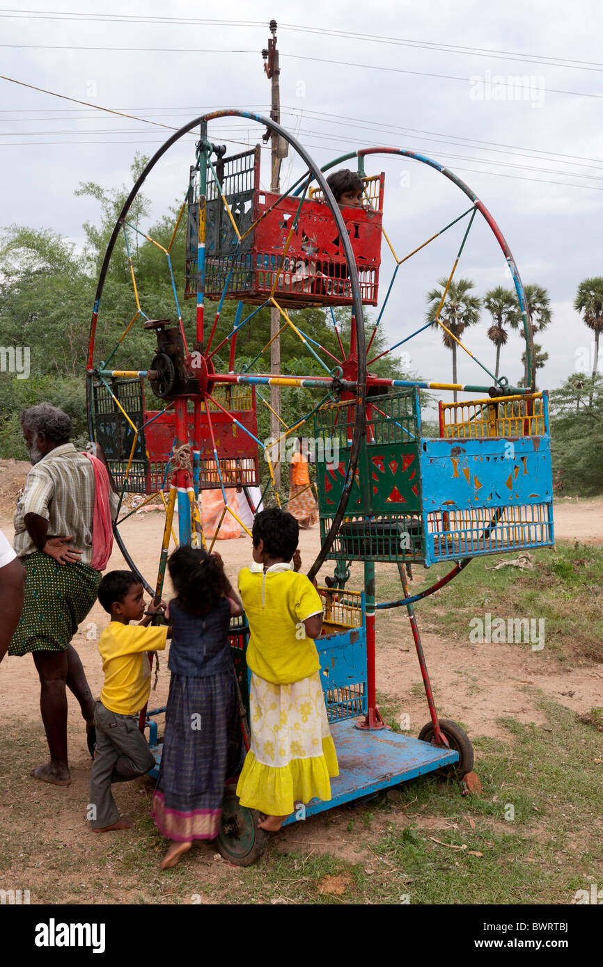 Merry go round - Patukalam Sevelimedu festival à Kanchipuram, dans le Tamil Nadu, Inde du Sud, Inde. Banque D'Images