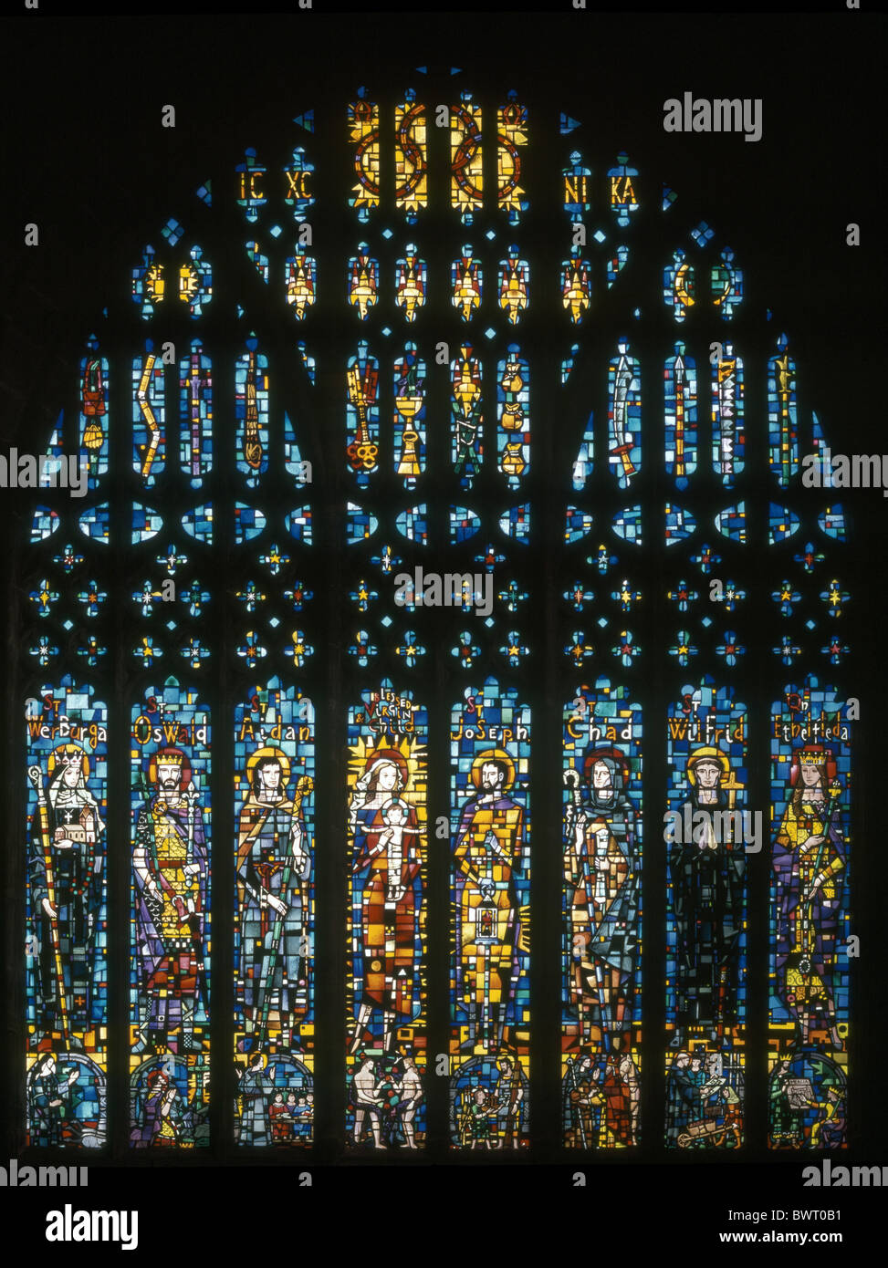 La cathédrale de Chester West fenêtre par W.T. Carter Shapland 1961 montrant la sainte Famille Banque D'Images