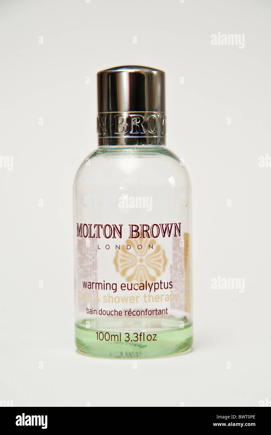 Un presque vide bouteille de 100 ml d'eucalyptus réchauffement Molton Brown bain et douche solaire Banque D'Images