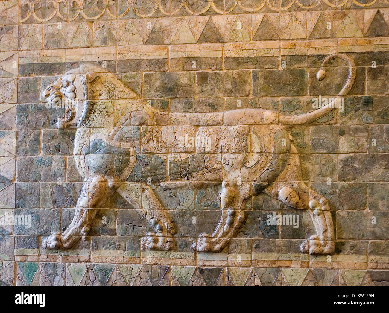 Lion Relief du palais de Darius I, le Louvre, Paris Banque D'Images