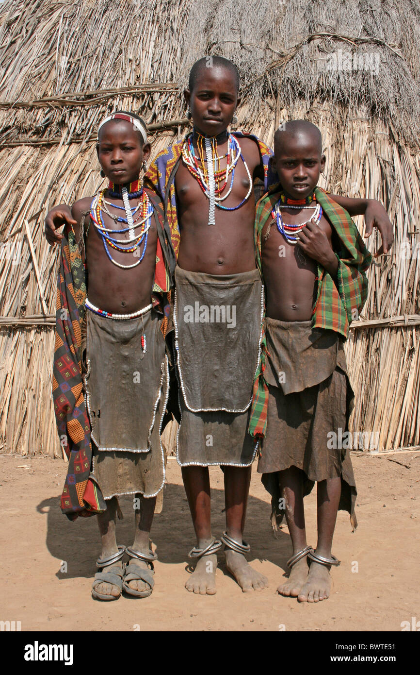 Groupe de jeunes filles de la tribu Arbore, vallée de l'Omo, Ethiopie Banque D'Images