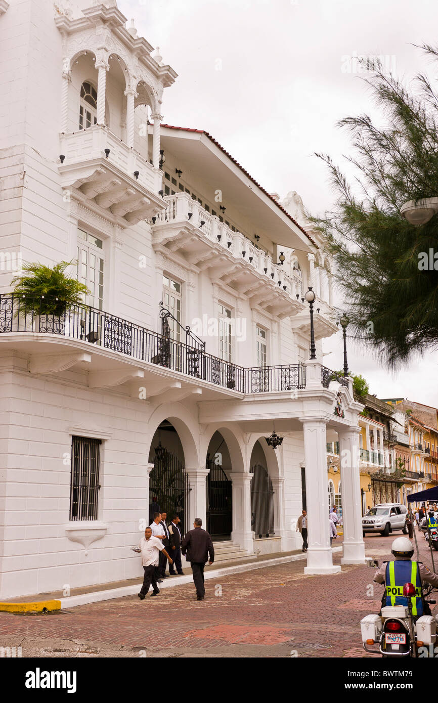 La ville de Panama, Panama - Palais présidentiel, le Palacio de las Garzas, Casco Viejo, centre-ville historique. Banque D'Images