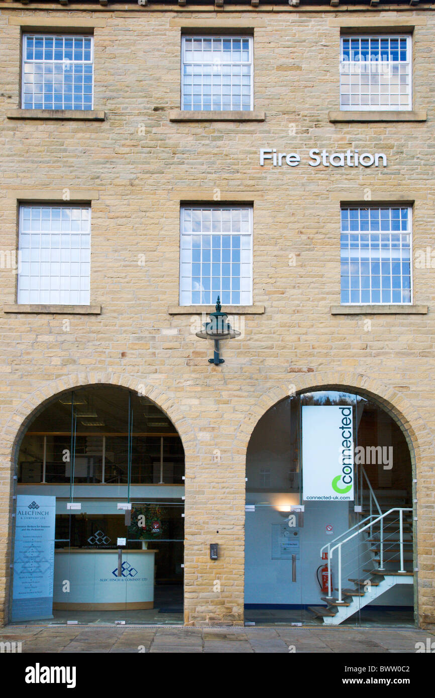 Fire Station Office Conversion à Dean Clough Halifax West Yorkshire Angleterre Banque D'Images