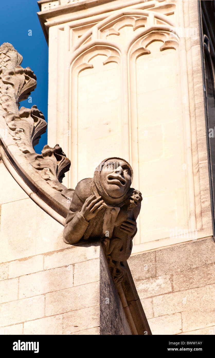 Gargouille sur un coin de la cathédrale de Winchester Banque D'Images