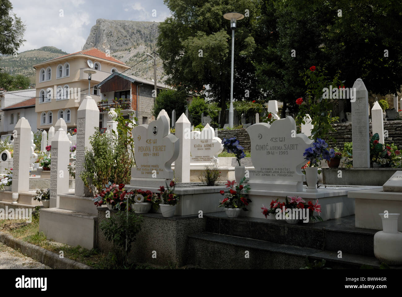 Avant la guerre de Bosnie c'était un parc public et après un cimetière. Marsala Tita, ville de Mostar, Bosnie-Herzégovine - canton de Neretva, la Bosnie Banque D'Images