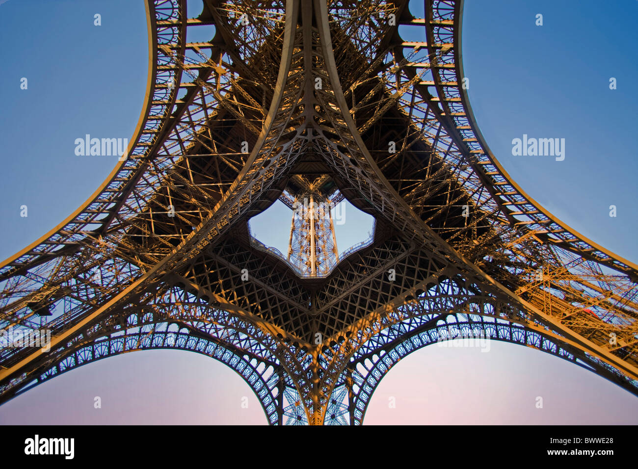 France Europe Paris Voyage tourisme City Tour Eiffel architecture acier construction détail Banque D'Images