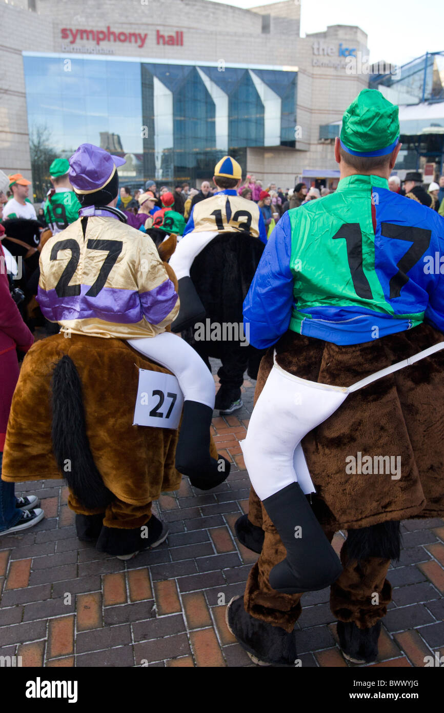 Pantomime course de chevaux pour la charité qui a lieu sur Broad Street Birmingham Banque D'Images