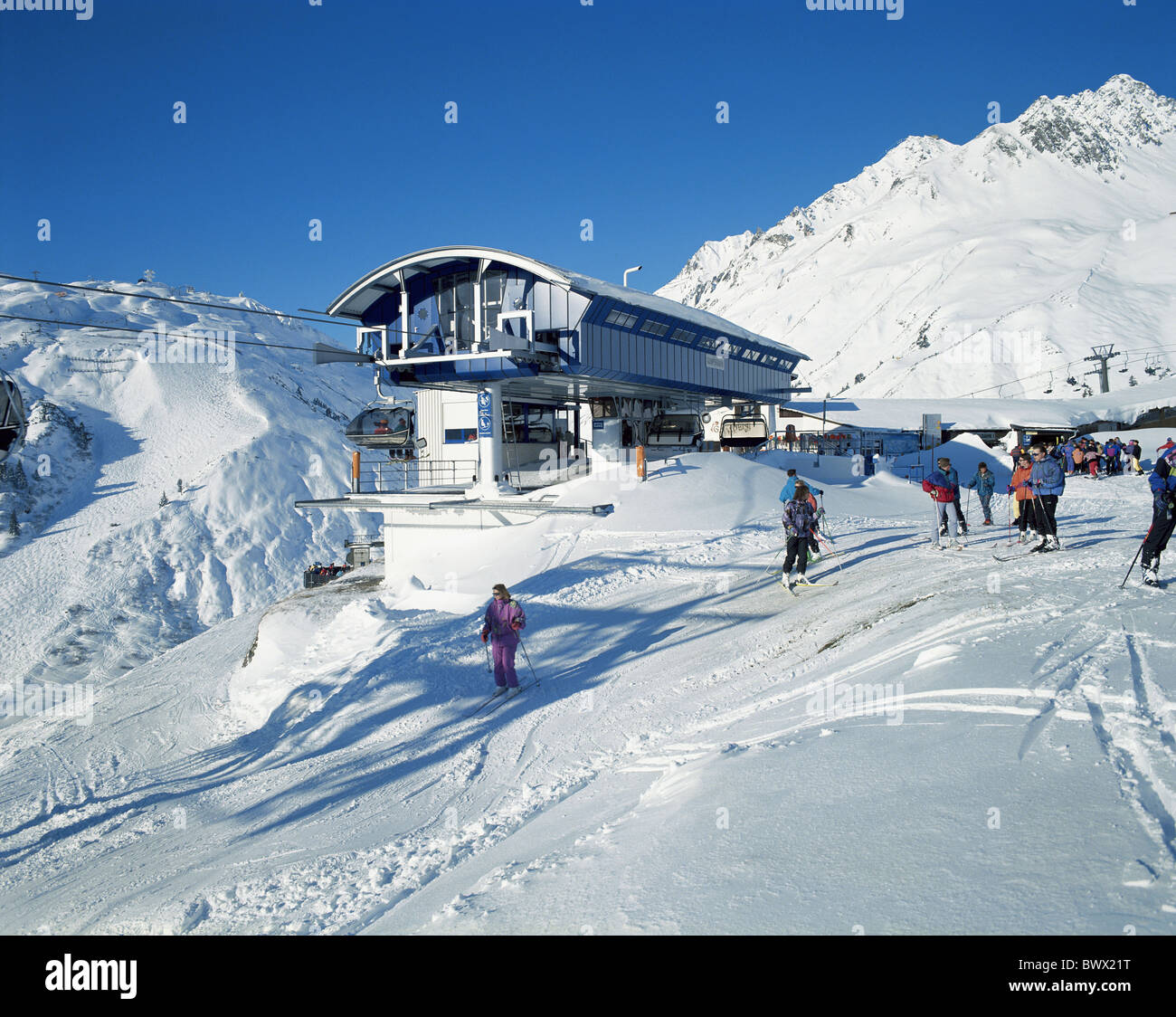 Station de montagne aucune moderne modèle libération Autriche Europe fauteuil ascenseur pente sport sports d'hiver ski Banque D'Images