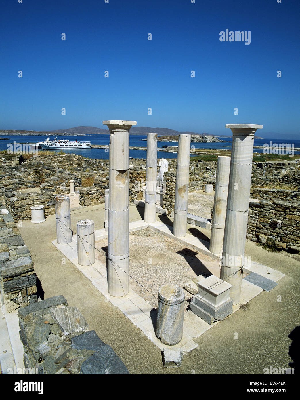 Diadumen Grèce temple island île Dilos sites culturels navire colonnes côte monde antique l'antiquité Banque D'Images