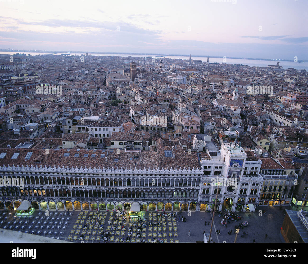 Toits soirée Italie Europe Marcus place sommaire tour de l'horloge Venise Banque D'Images
