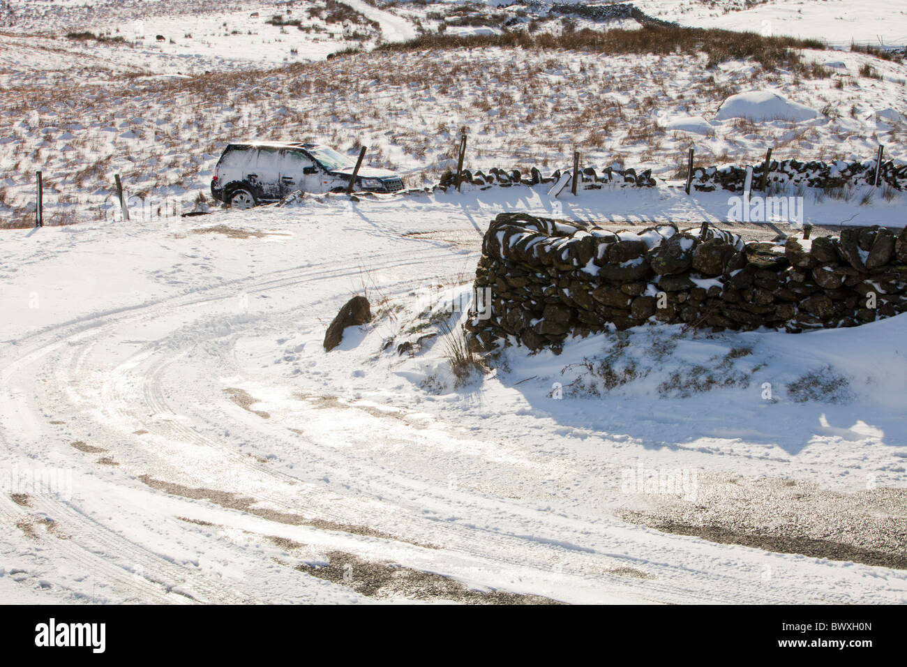Une voiture de police s'est écrasé sur la puce dans le Lake District, lorsqu'ils ont perdu le contrôle d'un véhicule emprunté. Banque D'Images