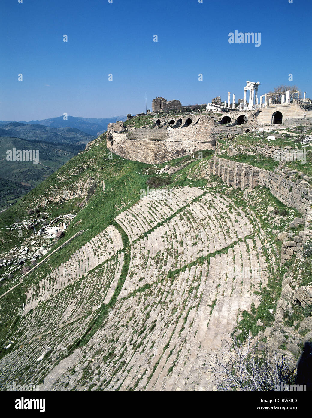 La culture grecque dans la colline de Pergame monde antique antiquité ruines antiques cinémas Turquie Banque D'Images