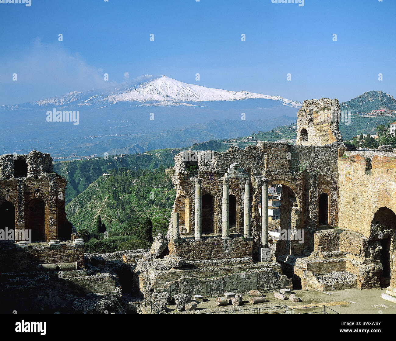 En grec ancien monde ruines antiques antiquité Europe Italie Sicile Taormina Etna théâtre Banque D'Images