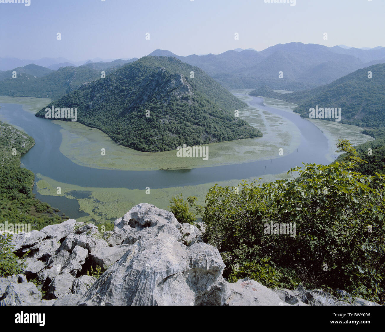 Paysages du Monténégro lac Skutari hill mer plantes de l'eau des inondations de la vallée de montagnes montagnes Banque D'Images