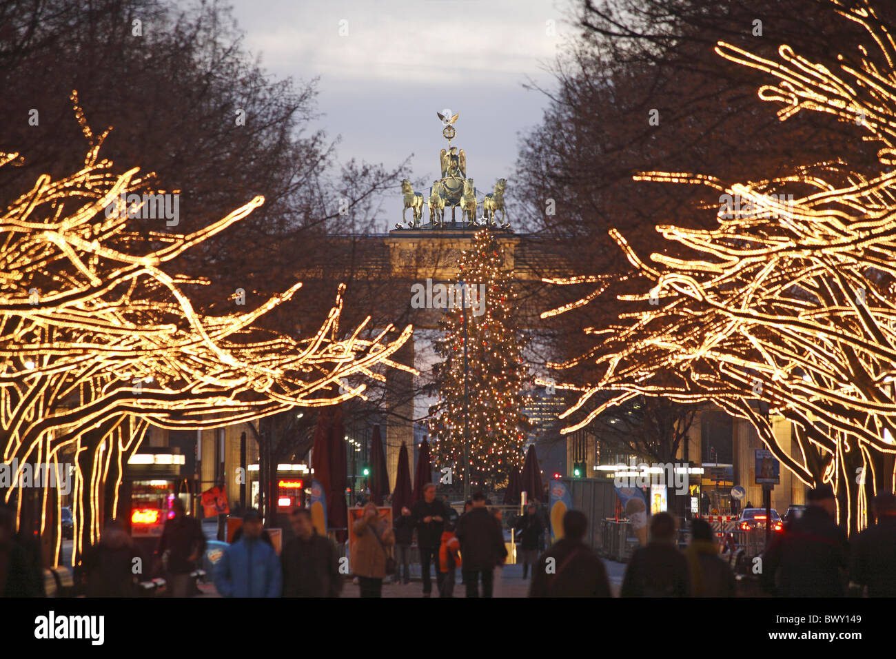 Unter Den Linden de Berlin Brandenburger Tor Weihnachten Noël Quadriga Banque D'Images