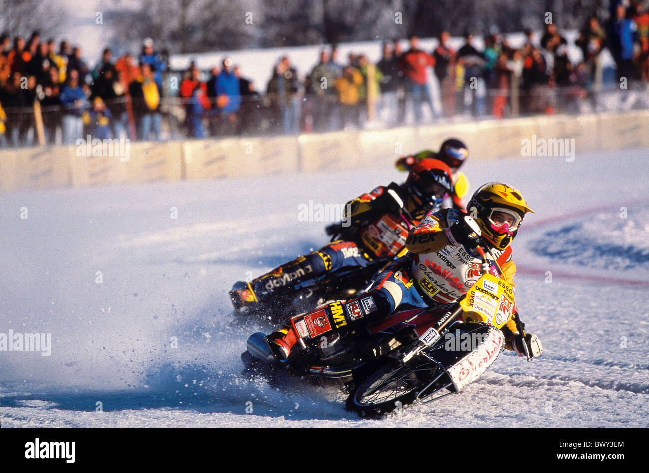 Pilote de glace action moto Moto moto sport motor sport snow Speedway sport  crampons w Photo Stock - Alamy
