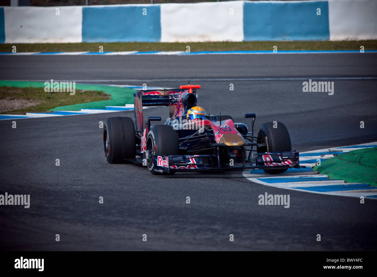 11-02-2010 Jerez Formule 1 Sébastien Buemi Toro Rosso Ferrari Test auto voiture automobile circuit châssis championnat Banque D'Images