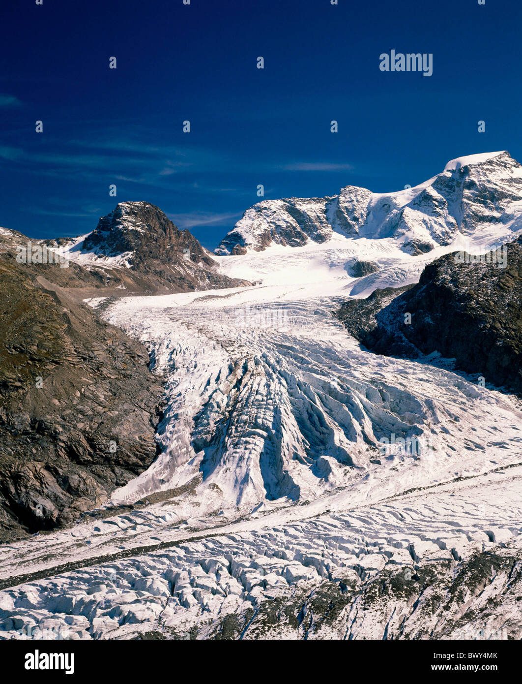 La glace des montagnes des Grisons Engadine Grisons Munt Pers Piz Cambrena Suisse Europe Vadret Persgletscher Banque D'Images