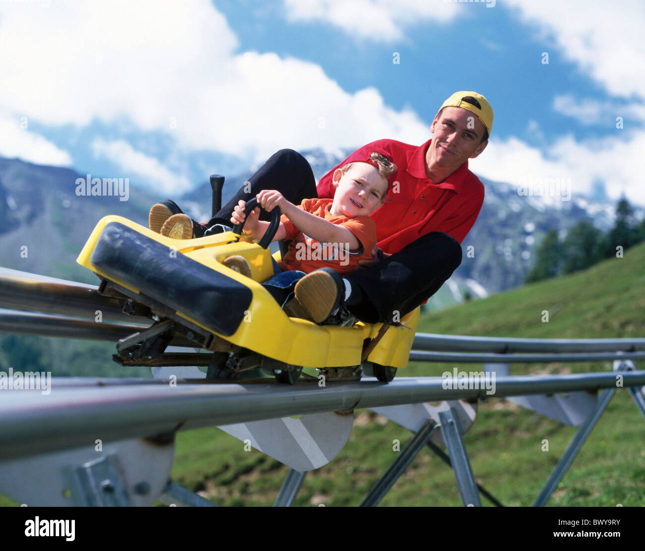 Bobsleigh Churwalden famille enfant garçon bébé Suisse Europe été Luge Luge Luge Banque D'Images
