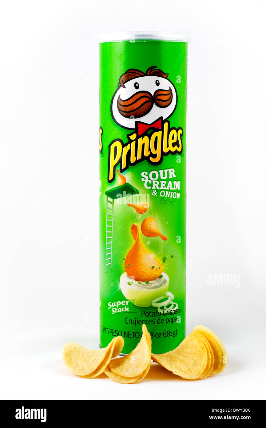 Tube de Pringles crème de Sour et chips de pommes de terre à l'oignon, États-Unis Banque D'Images