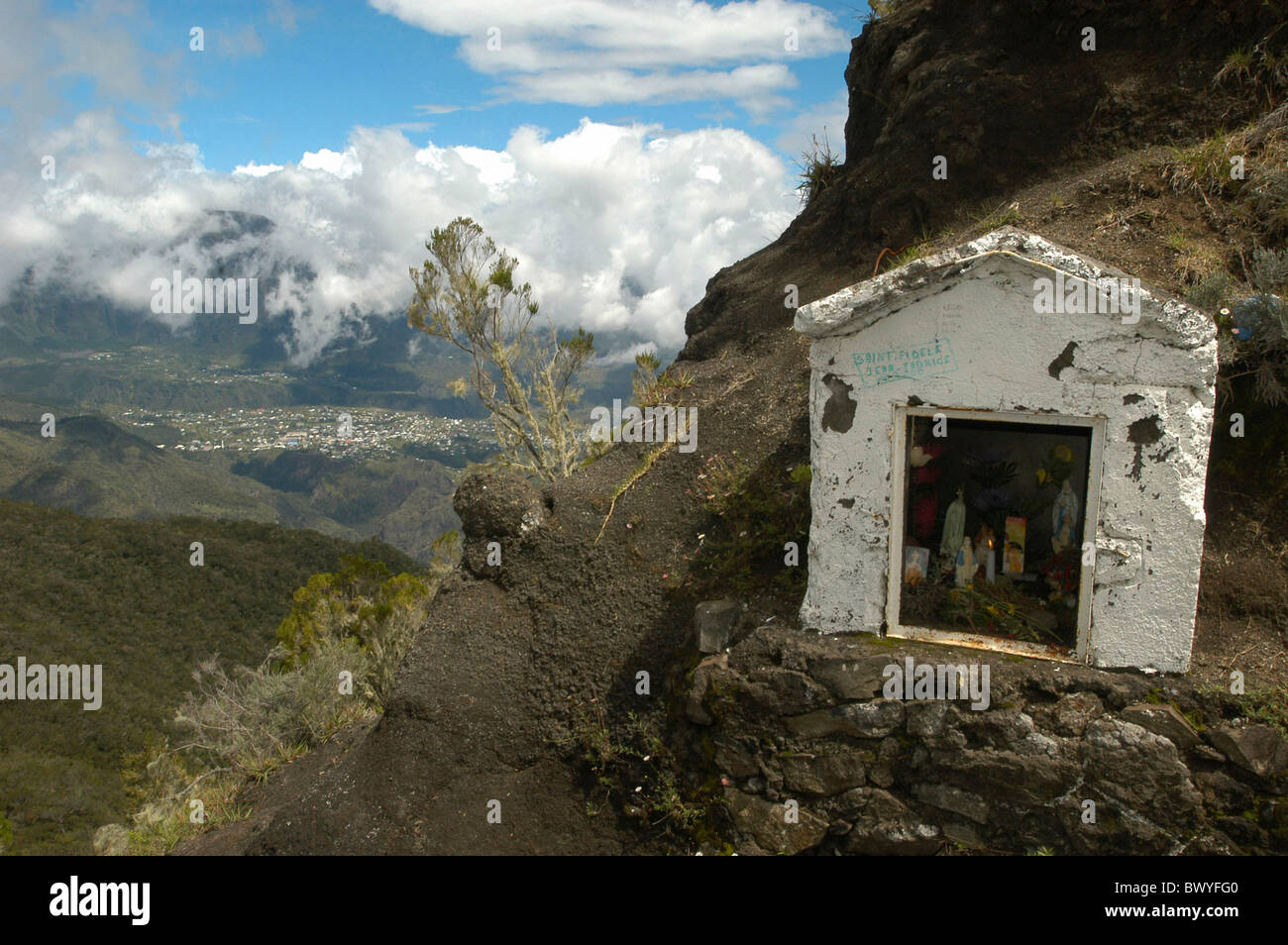 Le Christianisme Des Montagnes Saints Petite Maison Ile De