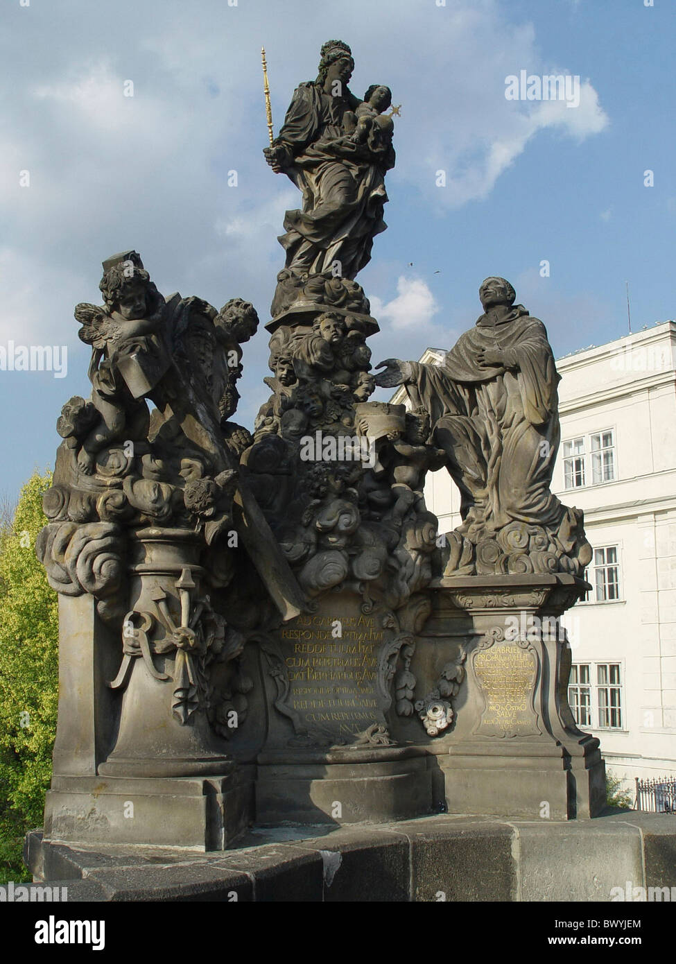 Les figures du christianisme saint Bernhard pont Charles près de Madonna de compétences art sculpture enfant Maria Prague rel Banque D'Images