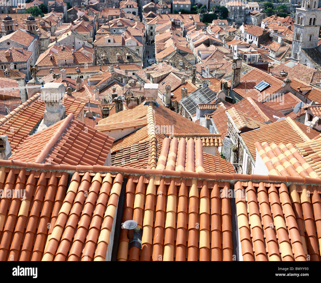 Les toits de la vieille ville historique de Dubrovnik Croatie Dalmatie town city aperçu du patrimoine culturel mondial de l'UNESCO Banque D'Images