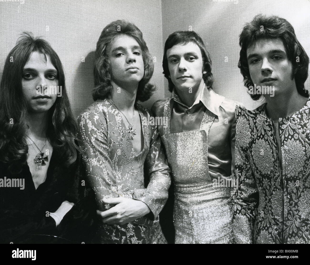 Bonjour photo de promotion du groupe de glam rock britannique de 1972 sur l : Keith Marshall, Bob Bradbury, Jeff Allen et Vic Faulkner Banque D'Images