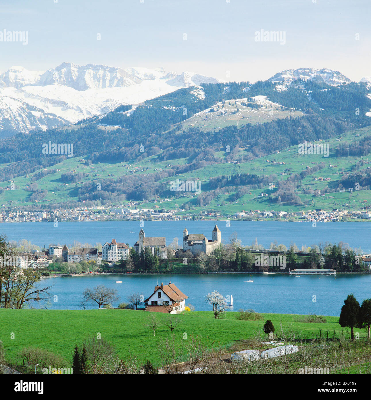 Paysage montagnes canton St-gall Obersee, château de Rapperswil Suisse Europe Schwyzer Alpes Glaronaises Alpes Banque D'Images