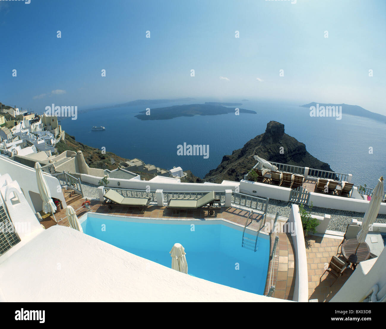 Grèce hôtel Imerovigli Santorini Cyclades côte mer piscine Terrasses piscine tourisme lodgin Banque D'Images