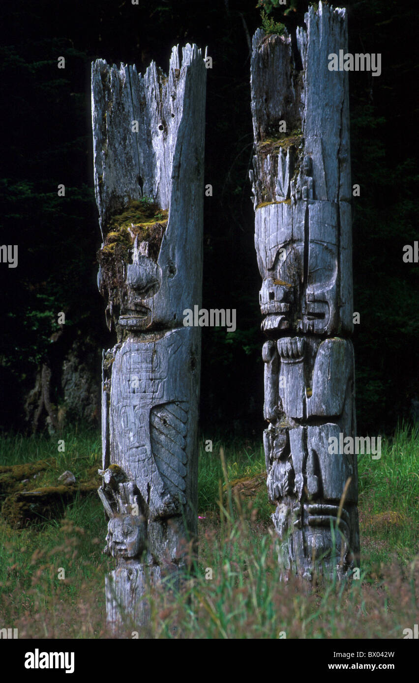 Village haïda abandonné British Columbia Canada Amérique du Nord cultures sculptures totem Indiens Reine Banque D'Images