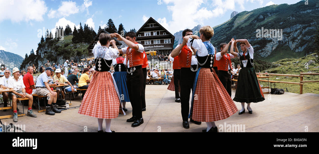 Alp partie Appenzell Bollenwies modèle ne libération panorama Suisse Europe dancing costume national dance Banque D'Images