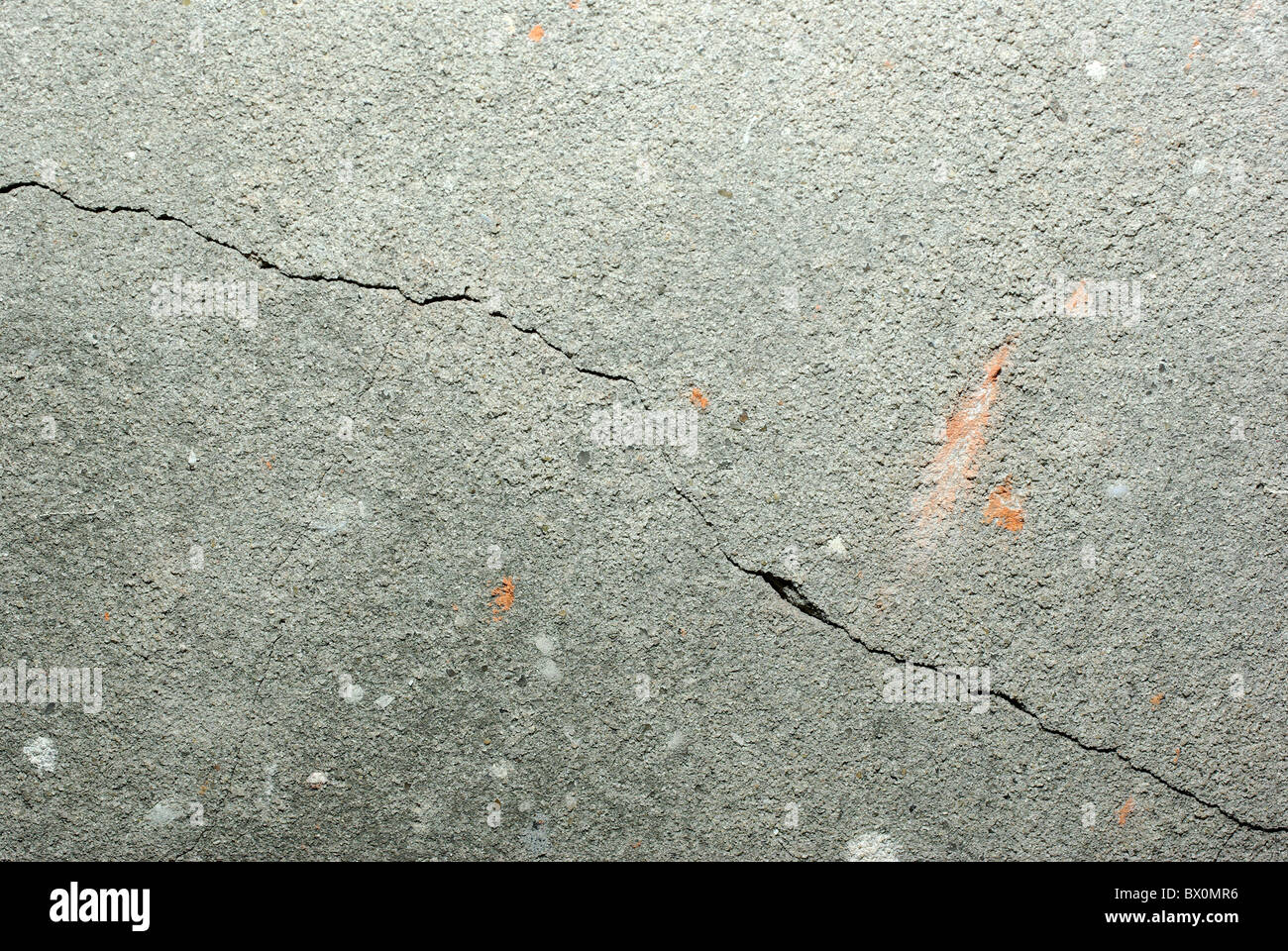 Photographie du gros plan de mur en béton endommagés. Résumé fond. Banque D'Images