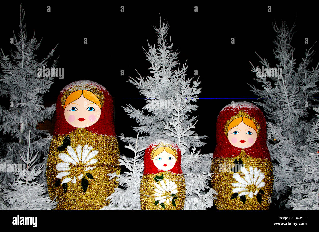 Décoration de Noël ; Russe ; Poupée Poupée Russe ; Puteaux près de la