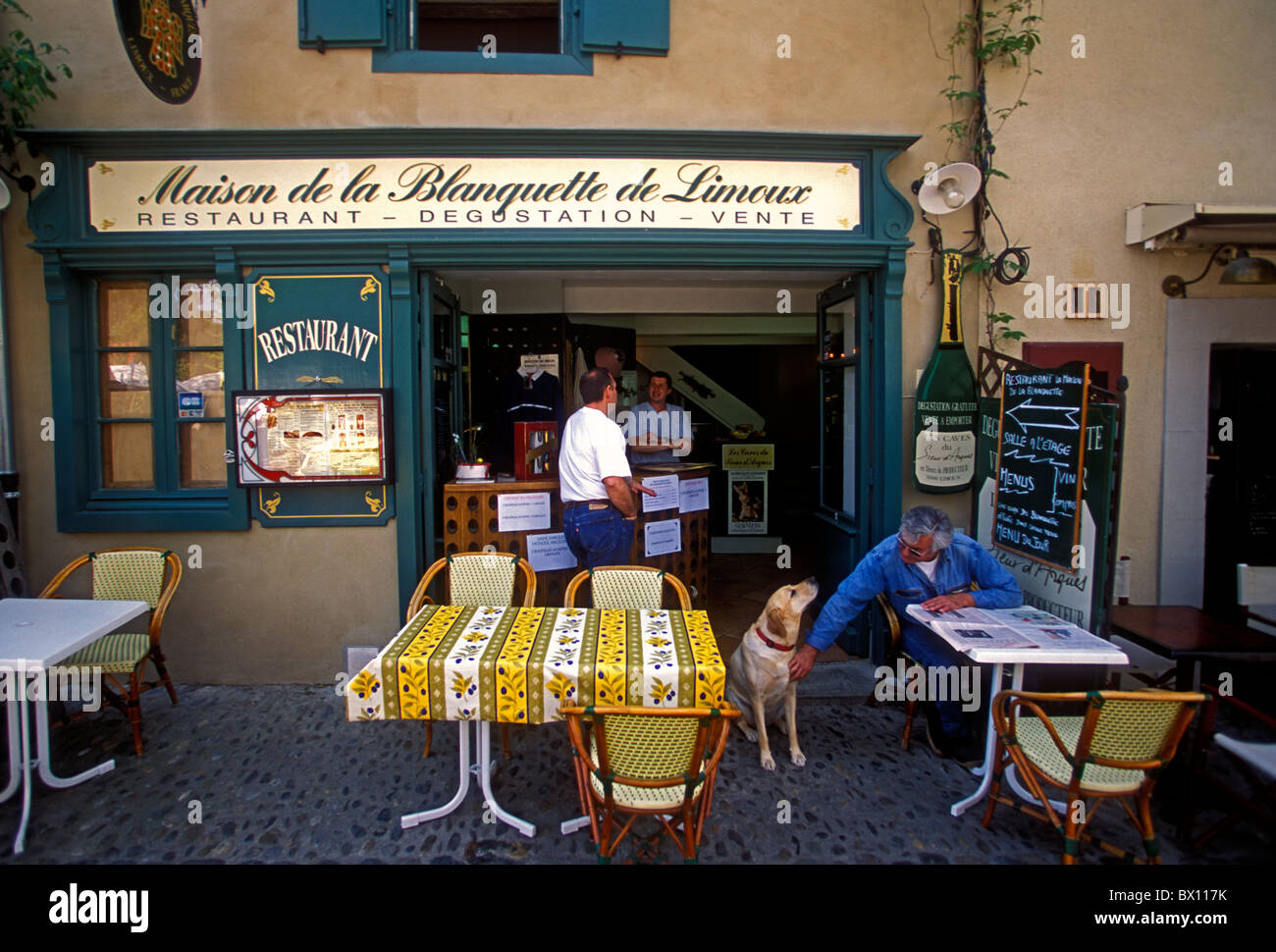 Menu, restaurant français, anglais de la nourriture et des boissons, de la nourriture française, Maison de la Blanquette de Limoux, la Cite, Carcassonne, Languedoc-Roussillon, France Banque D'Images