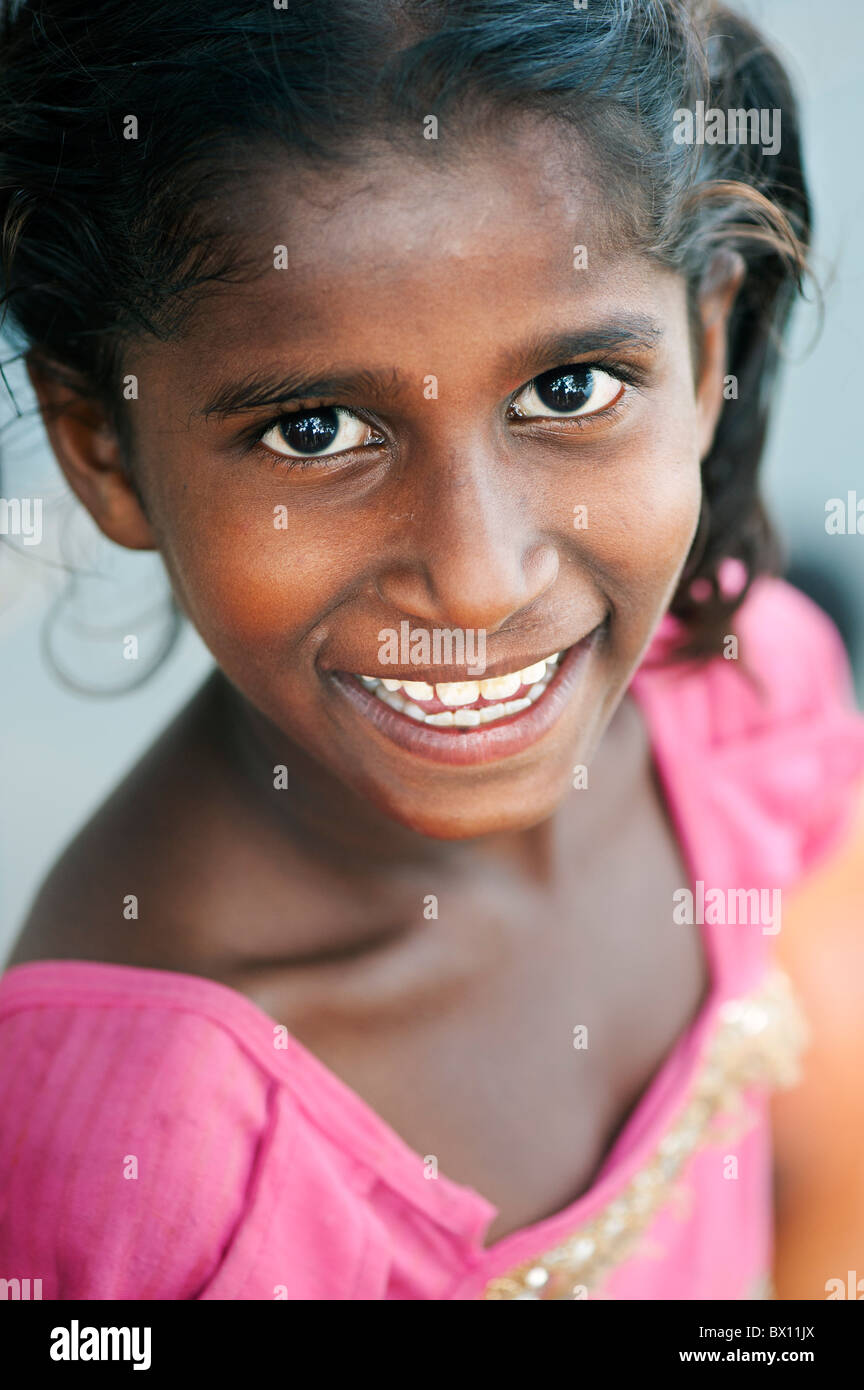 Smiling happy Indian village girl. L'Andhra Pradesh, Inde Banque D'Images