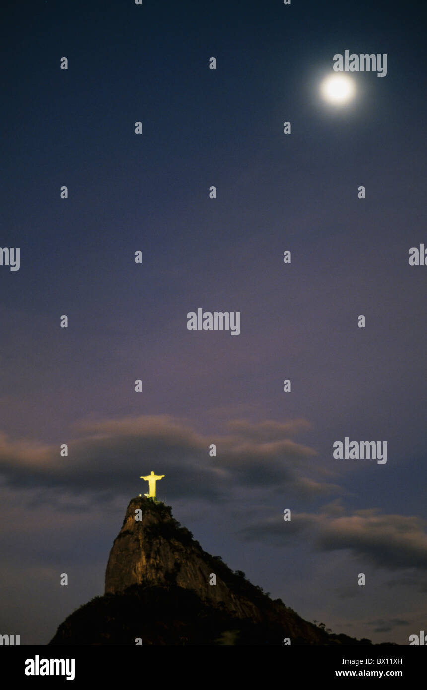 Rio de Janeiro, Corcovado statue de Jésus de nuit nuit lune Pleine lune Brésil Amérique du Sud Banque D'Images