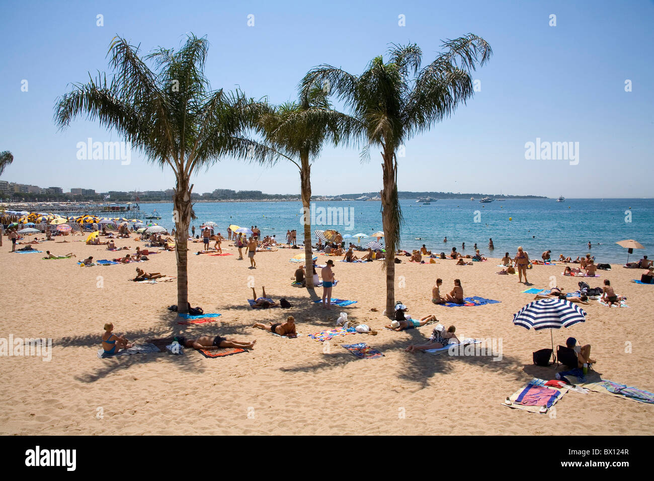 La plage à Cannes, France du Sud Banque D'Images