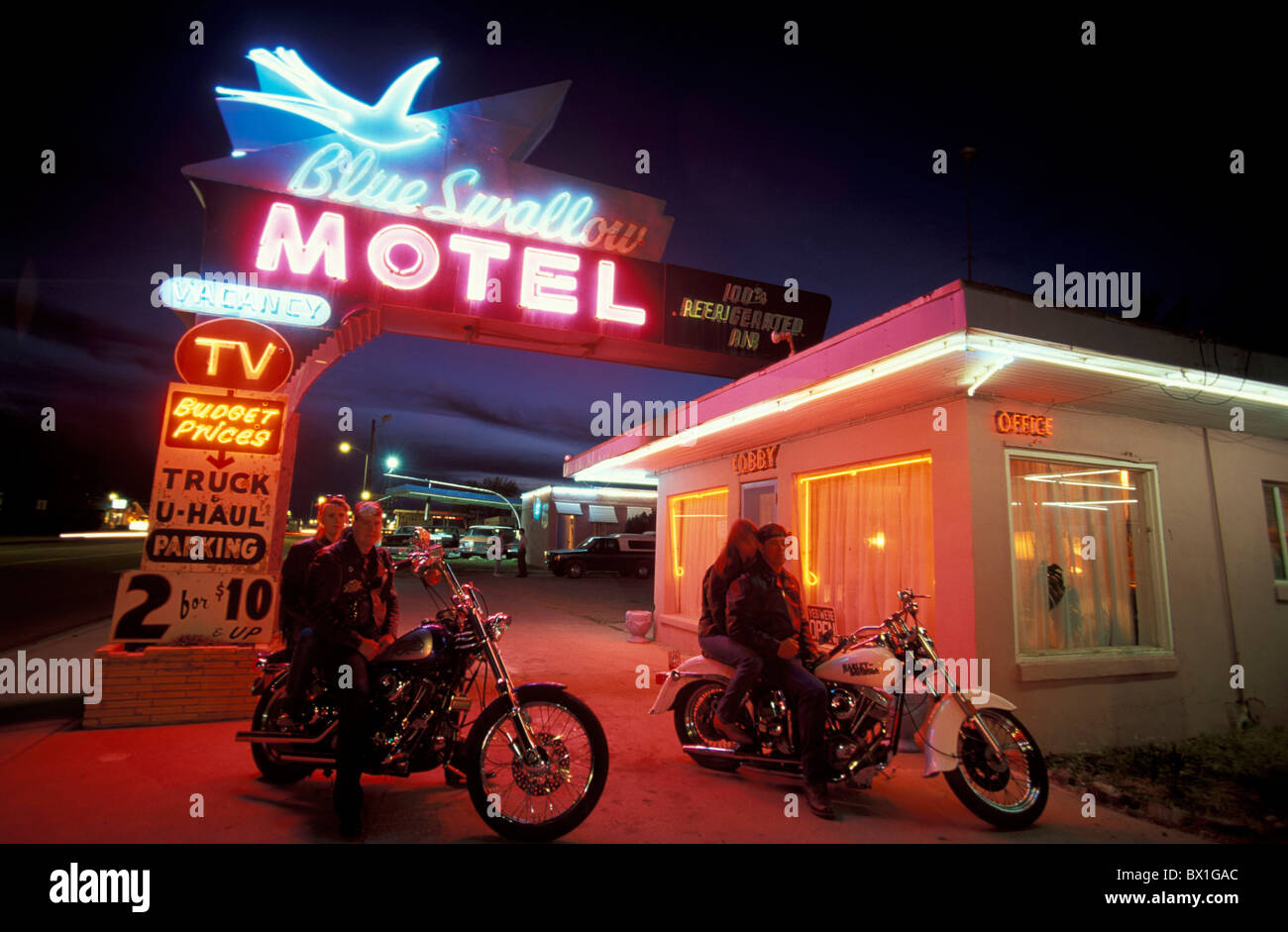 Au Blue Swallow Motel complètement relâché Harley Davidson Riders Nouveau Mexique Route 66 Tucumcari USA America United Banque D'Images