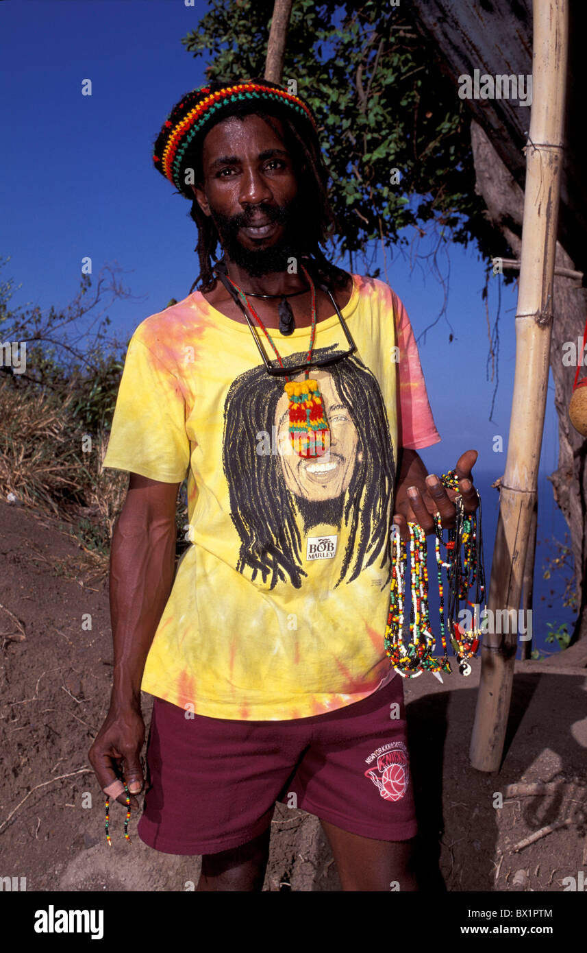 Les chaînes d'origine africaine bijoux bijoux homme colliers style modèle  ne libération Rasta homme Saint Lucia sal Photo Stock - Alamy