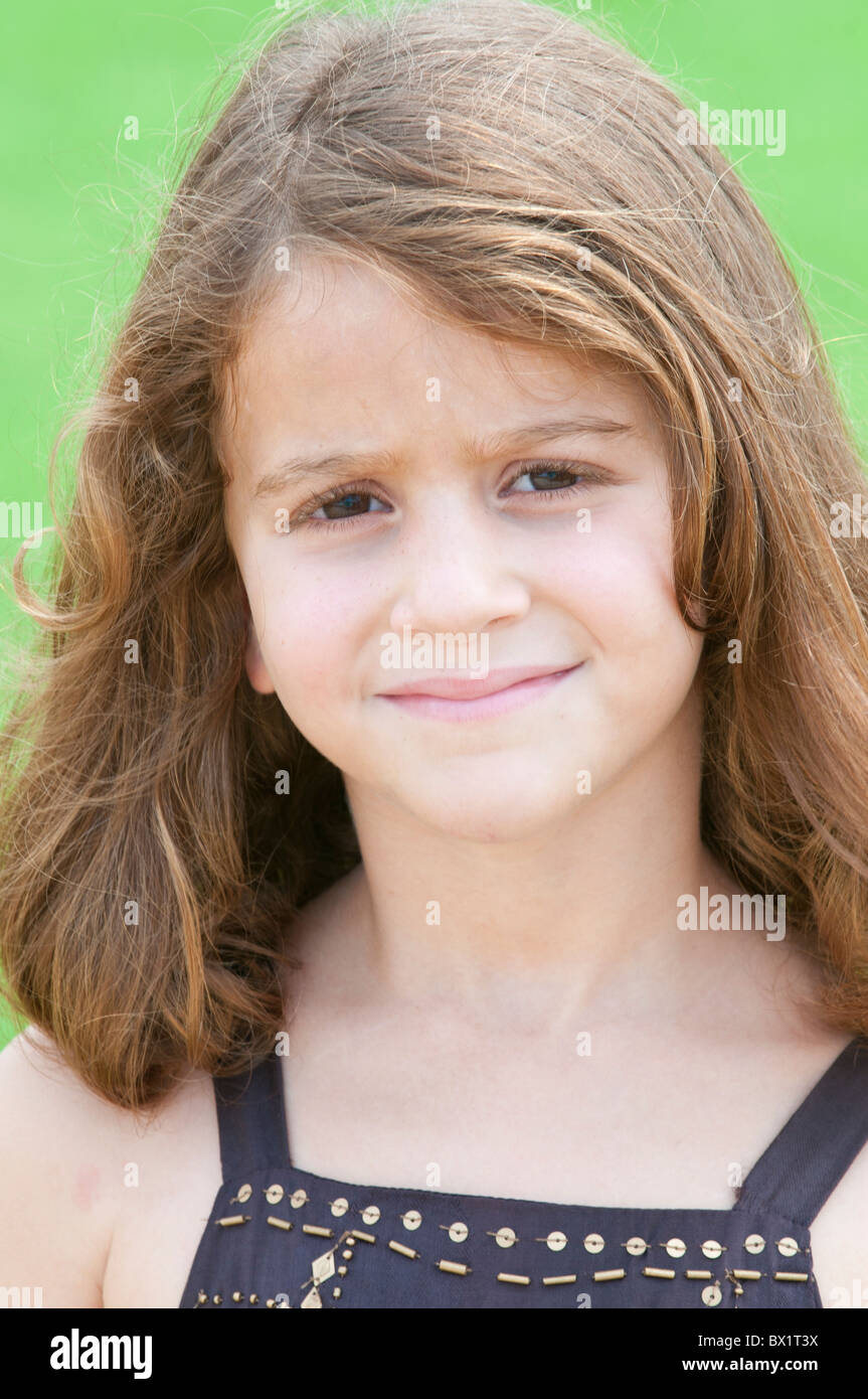Portrait D Une Petite Fille Serieuse A La Camera A Beyrouth Liban Moyen Orient Photo Stock Alamy Portrait D Une Petite Fille Serieuse A La Camera A Beyrouth Liban Moyen Orient Photo Stock Alamy