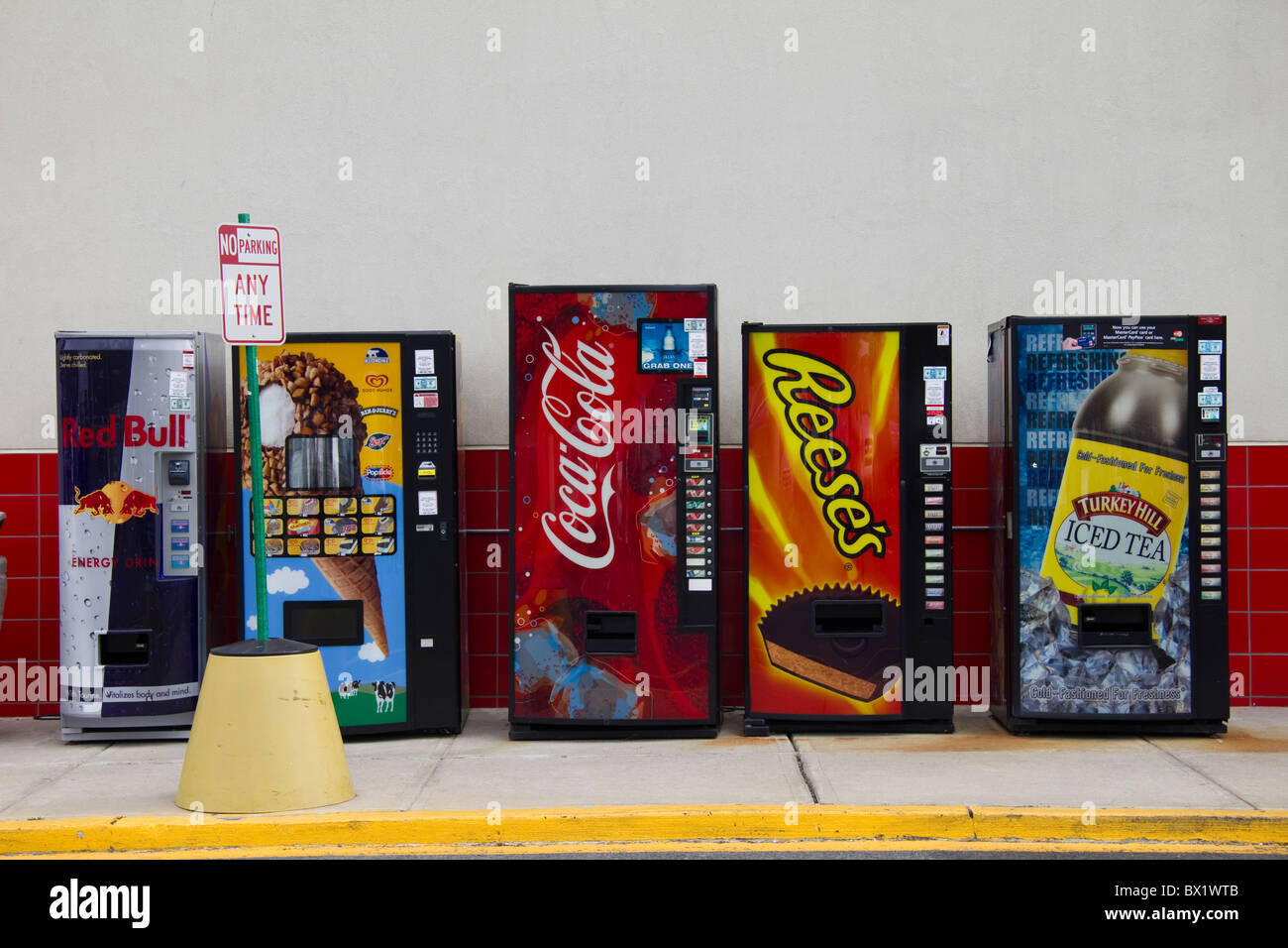 Les produits des grandes marques de distributeurs, restaurant McDonald routière USA Banque D'Images