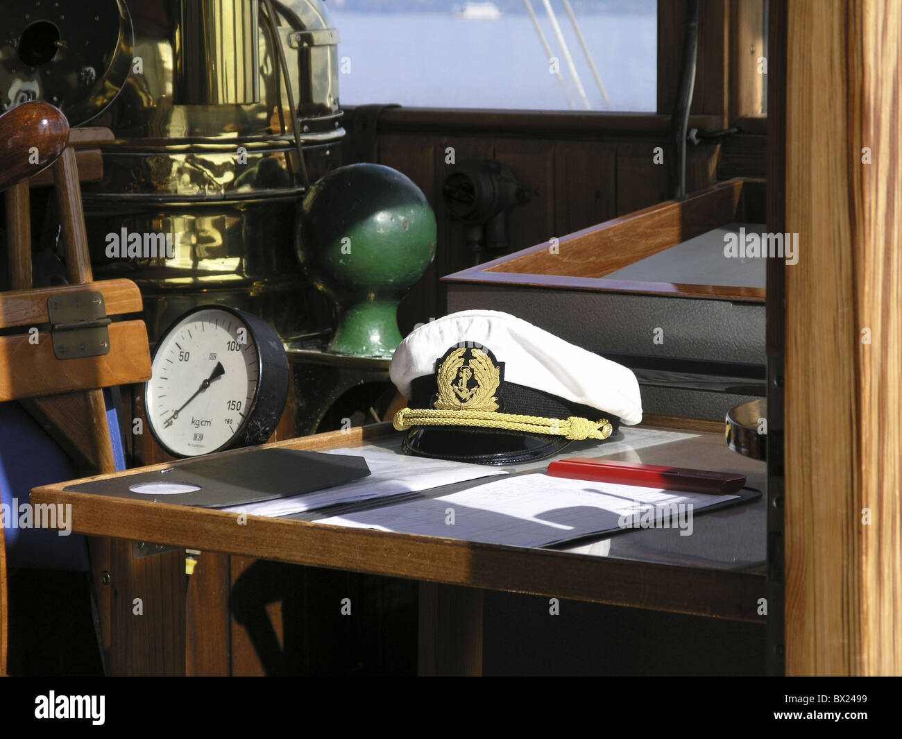 Le capitaine cap DS Hohentwiel hat Lac Lac de Constance de l'état du leader nostalgie à aubes bateau accessoires Banque D'Images