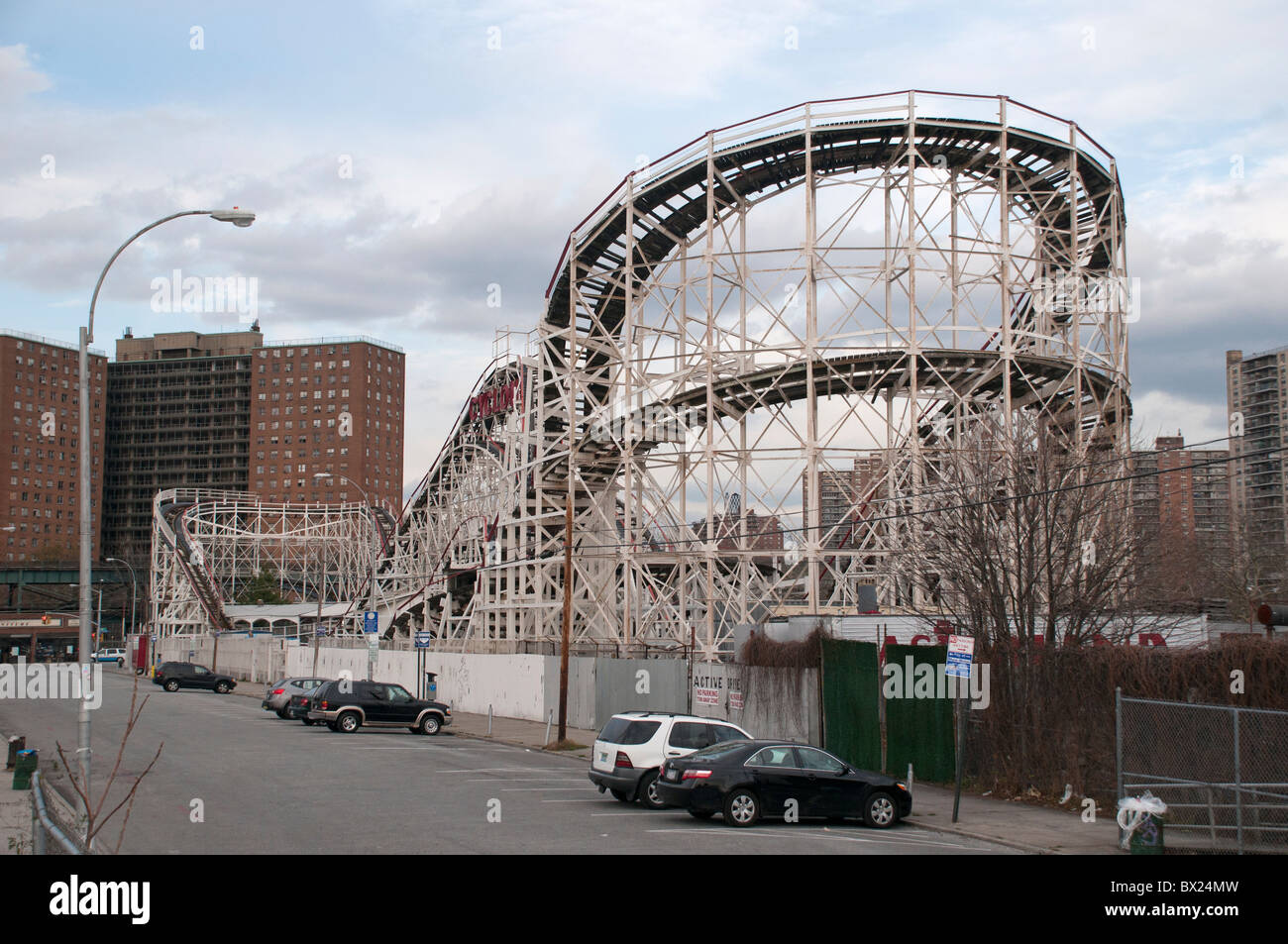 Le Cyclone roller coaster à Coney Island, Brooklyn, New York. Banque D'Images