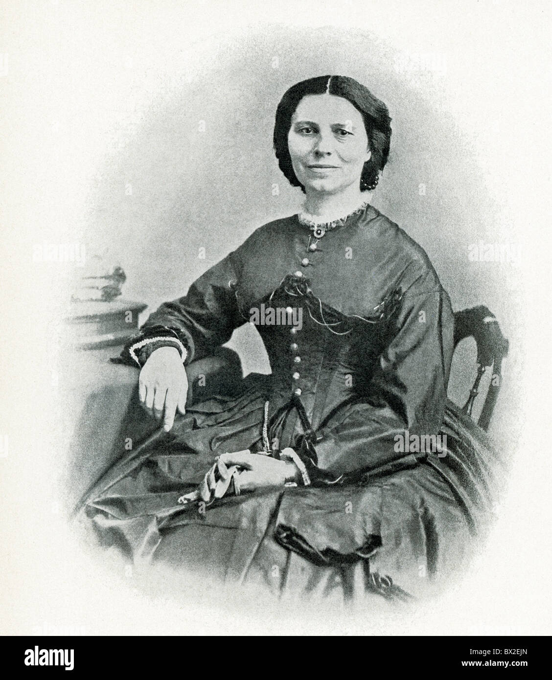 Cette photographie de Clara Barton a été prise pendant la guerre civile (1861-1865) par le photographe américain Matthew Brady. Banque D'Images